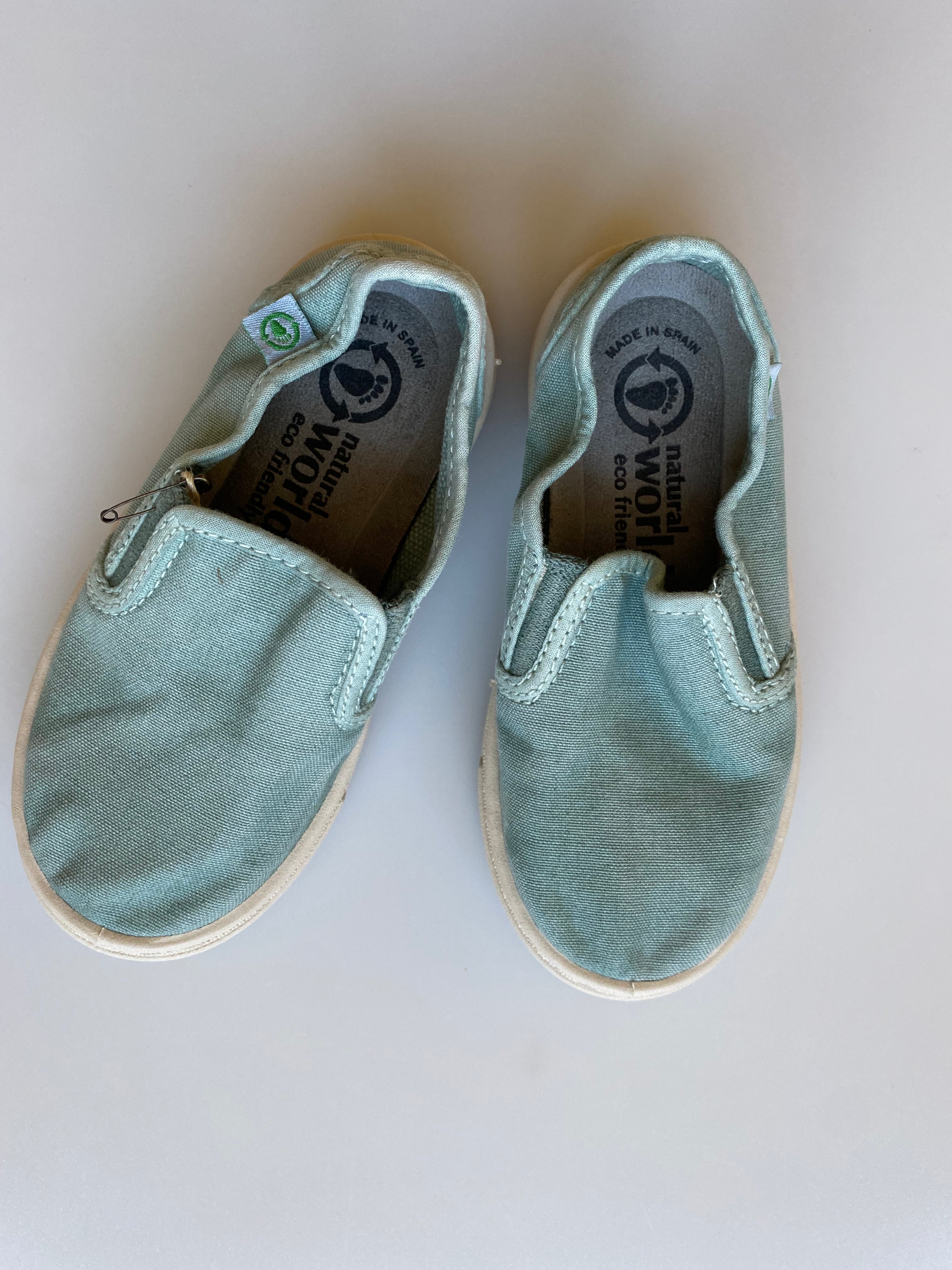 Natural World Eco Plimsolls Size 8 Les Petits Champignons