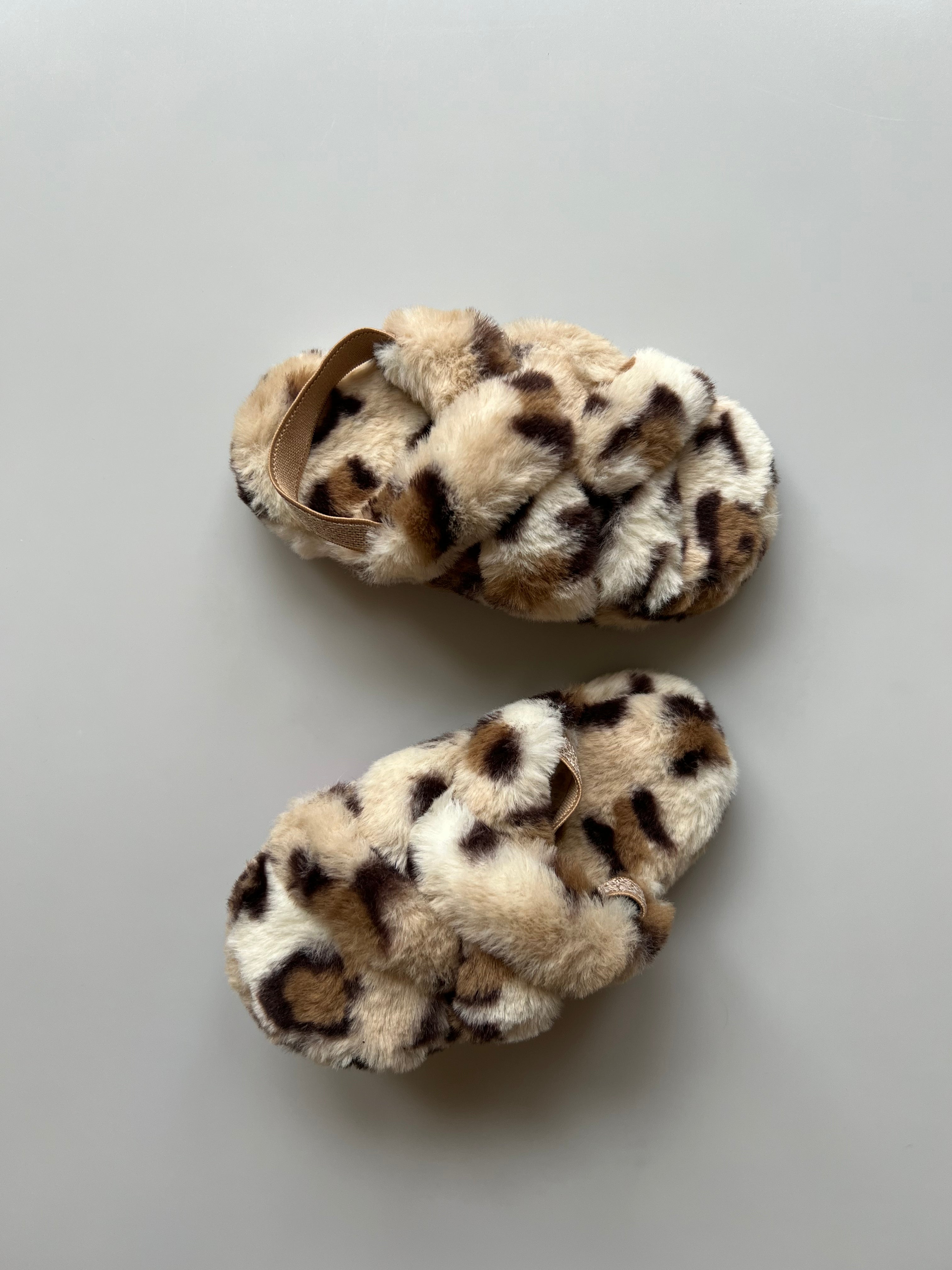 Gap Fluffy Leopard Sliders Size 7